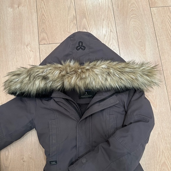 Aritzia TNA Bancroft Parka - Picture 10 of 12